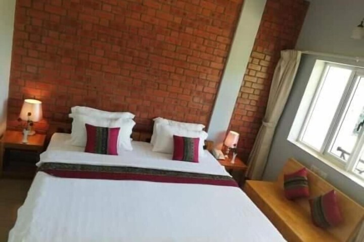 Room 12 of 39