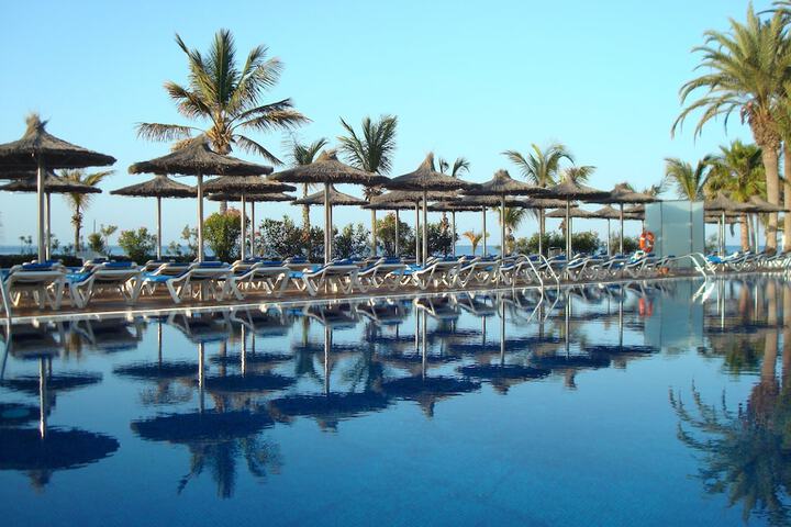 Pool Hotel