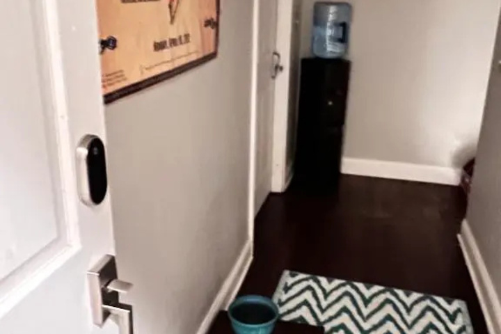 Room 8 of 12