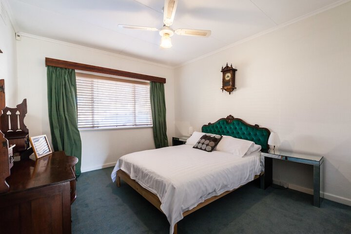 Room 11 of 42