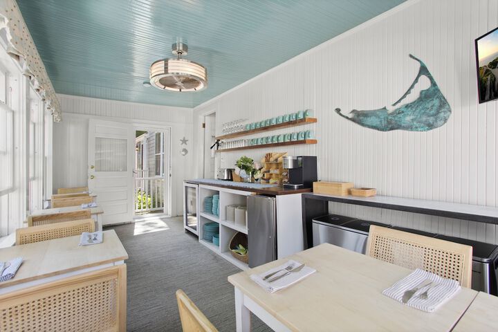 Breakfast/Coffee Service 156 of 218