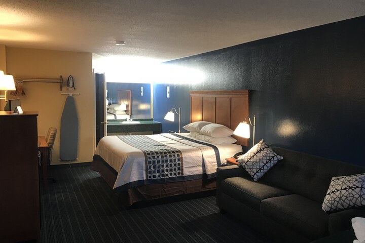 1 King Bed Mountain View (9 of 18)