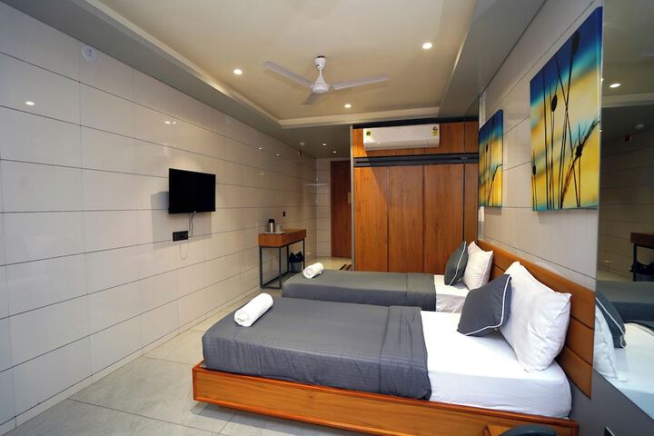 Room 28 of 43