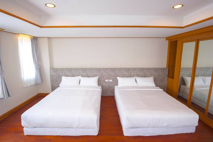 Room 25 of 68