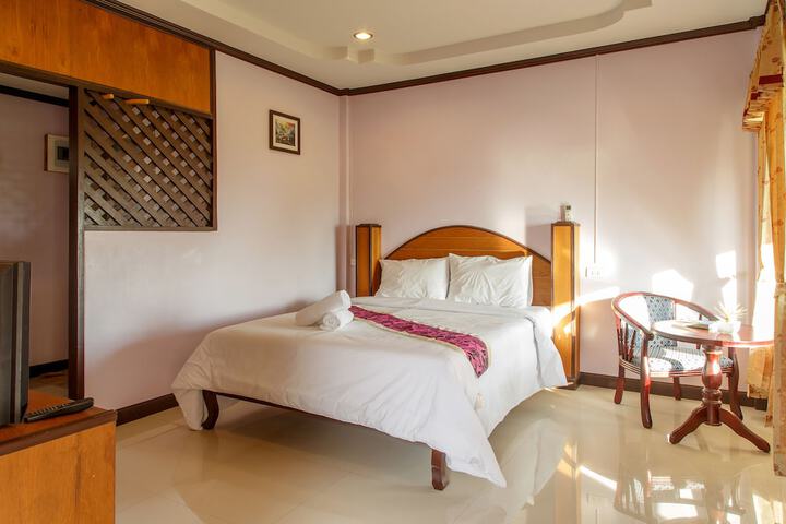 Room 9 of 35