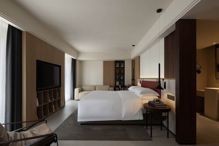 Room 19 of 64