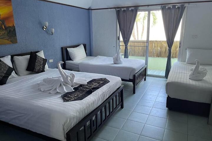 Room 28 of 83