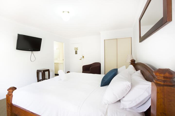 Room 5 of 52