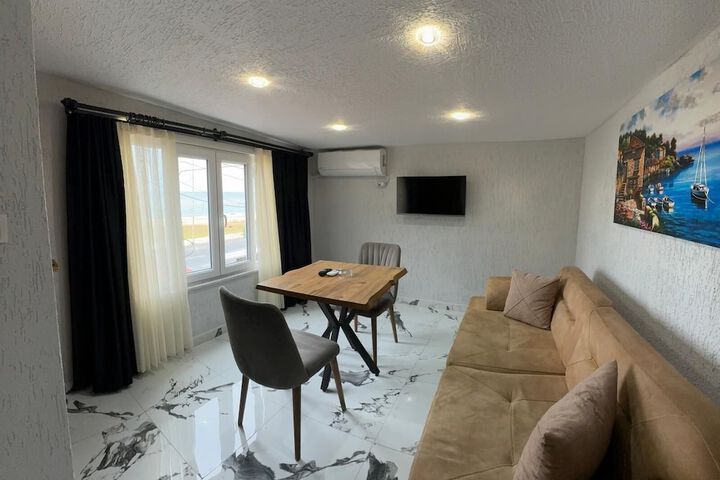Room 12 of 23