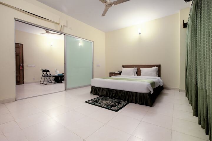 Room 4 of 24