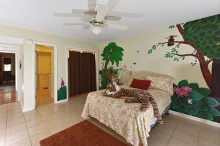 Room 14 of 60