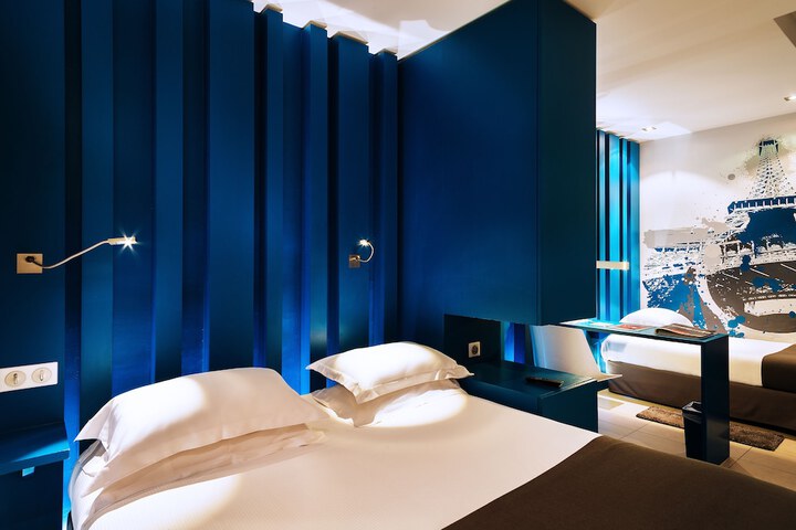 Room 8 of 32