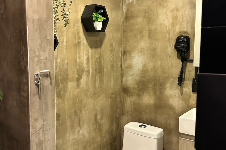 Room 74 of 85