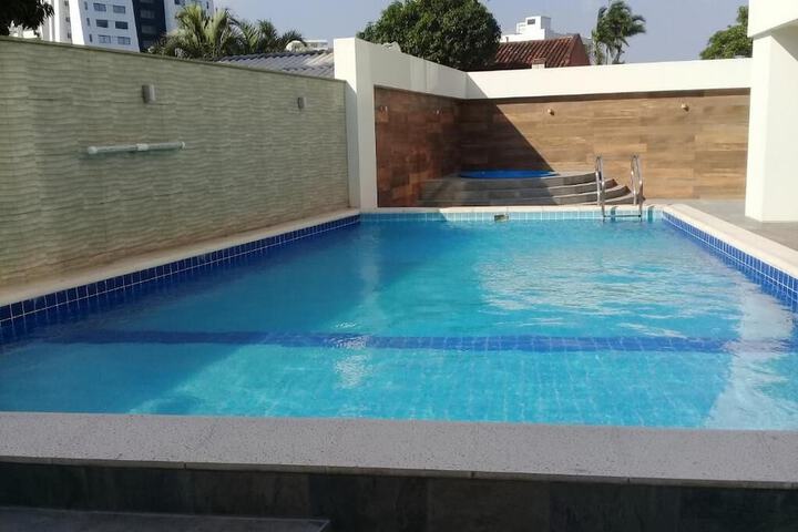 Pool 10 of 15