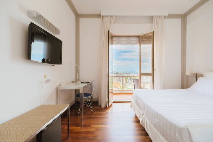 Room 28 of 74