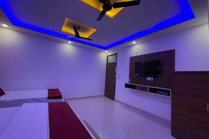 Room 7 of 20