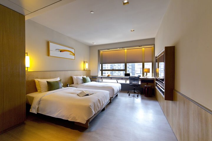Room 18 of 36