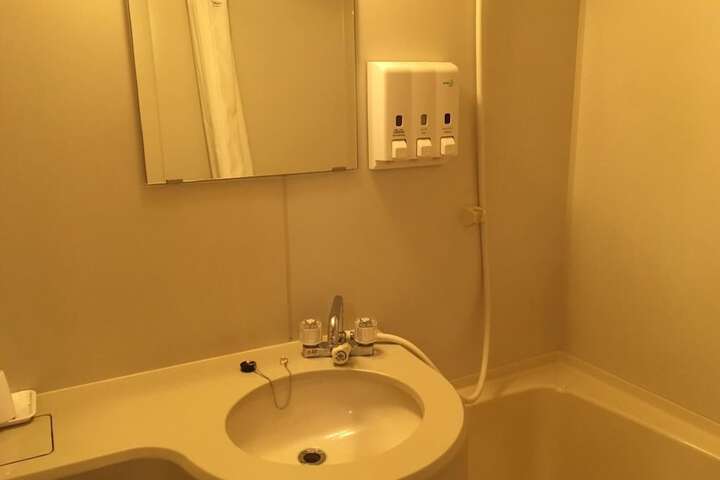 Room 15 of 30