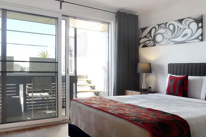 Room 33 of 158
