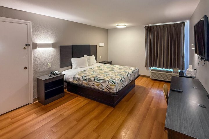 Room 13 of 48