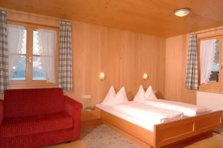 Room 2 of 11
