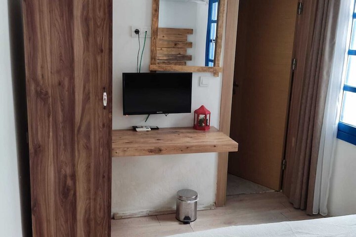 Room 8 of 23