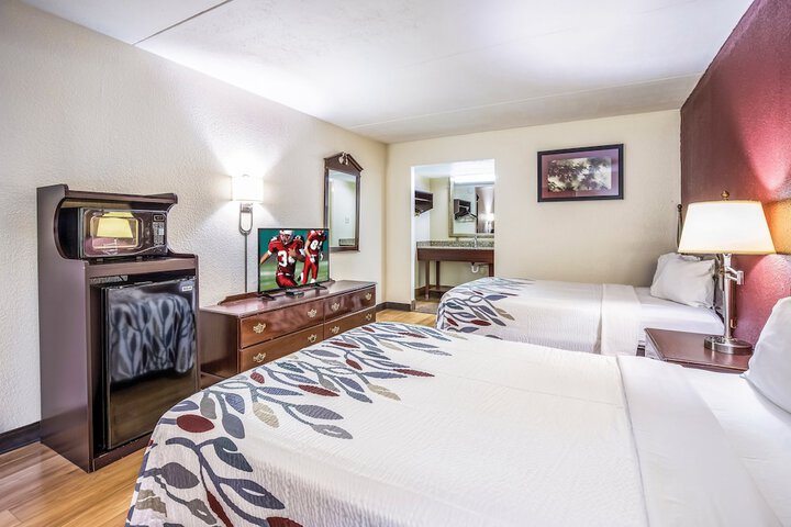 Deluxe 2 Queen Beds (9 of 10)