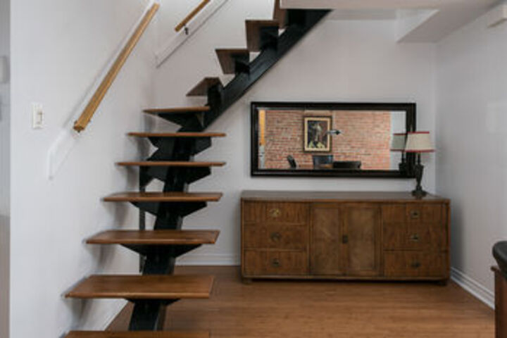 Room 10 of 22