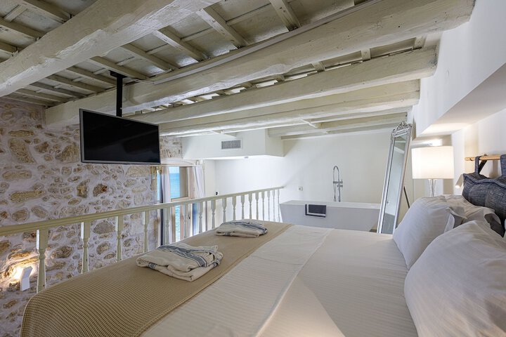 Room 14 of 67