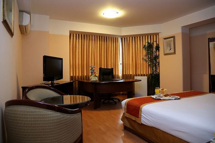 Room 15 of 41