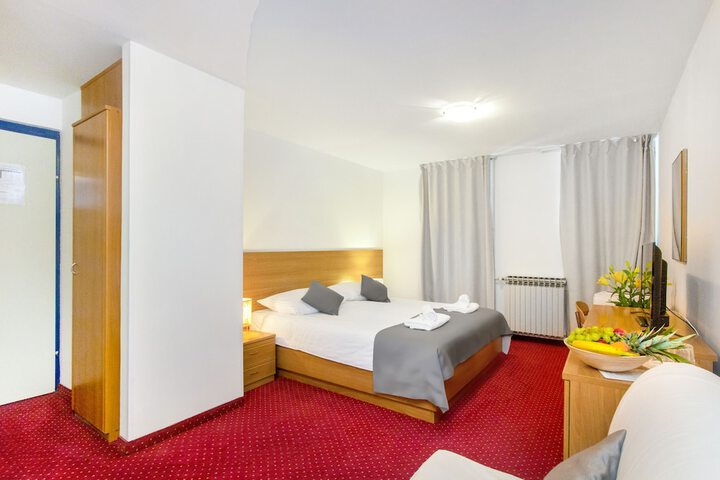Room 21 of 89
