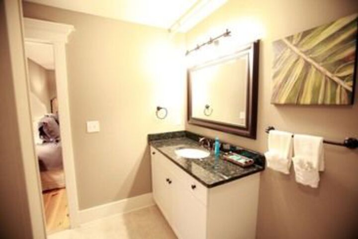 Room 4 of 20