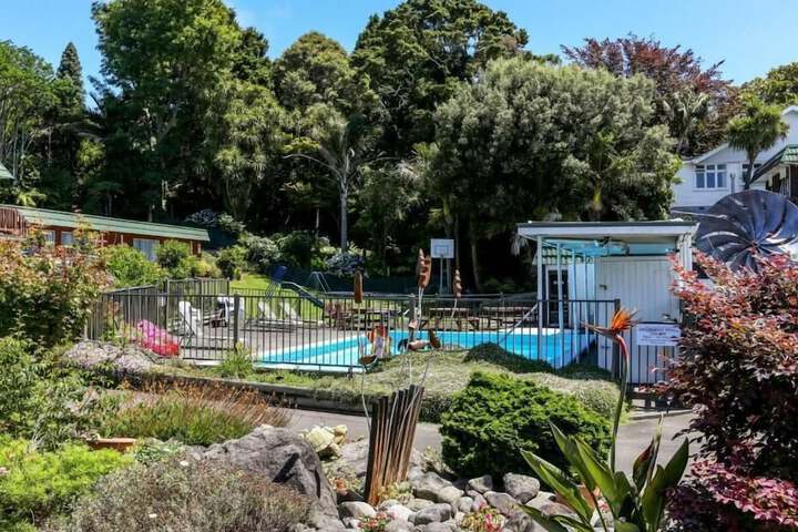 Pool 52 of 72