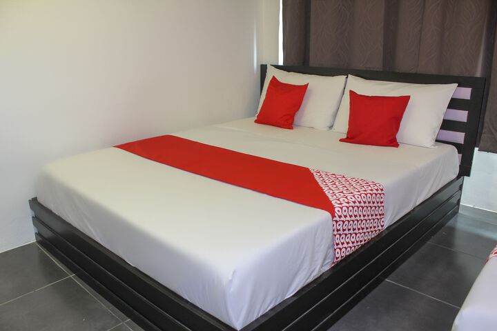 Room 50 of 63