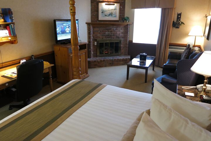 Room 6 of 76