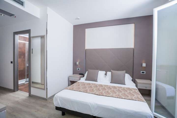 Room 9 of 53