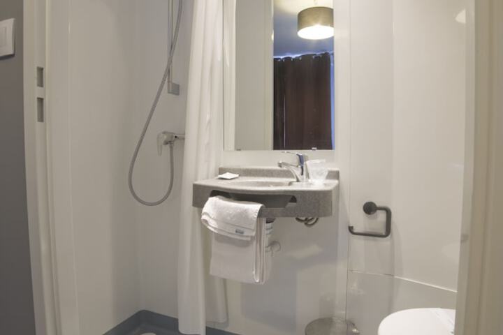 Room 14 of 15