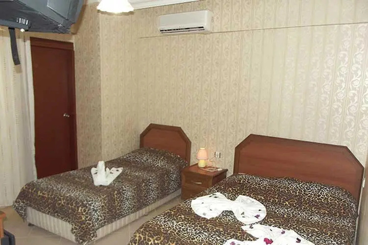 Room 7 of 17