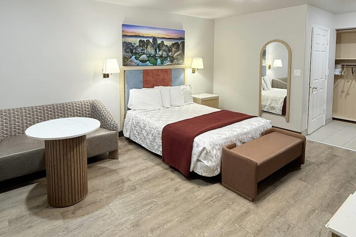 Room 25 of 54