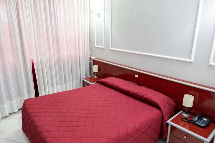 Room 12 of 26