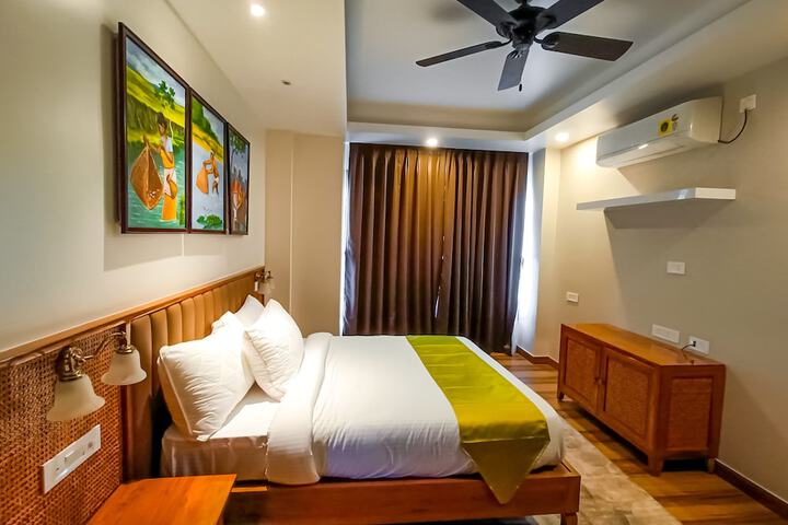 Room 10 of 29