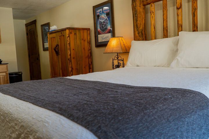 Room 25 of 137