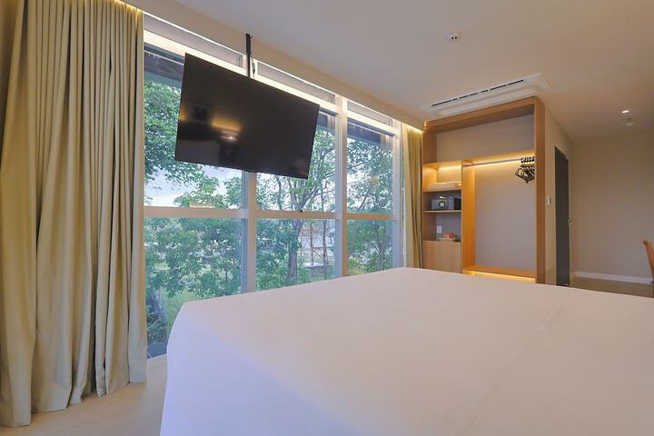 Room 11 of 38