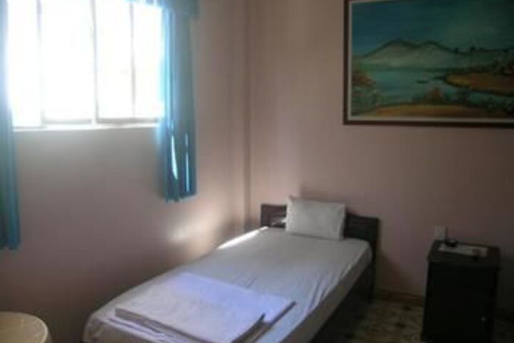 Room 27 of 71
