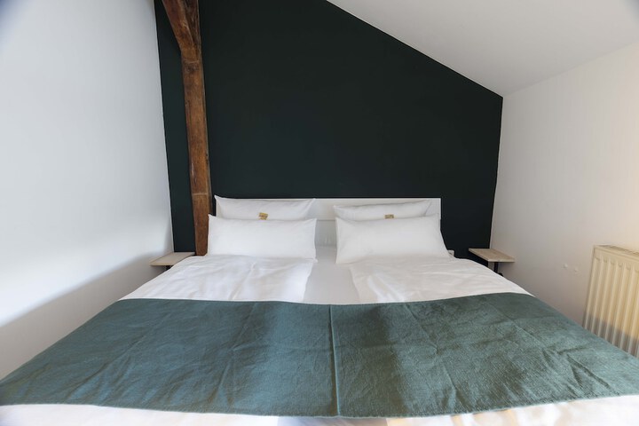 Room 44 of 63