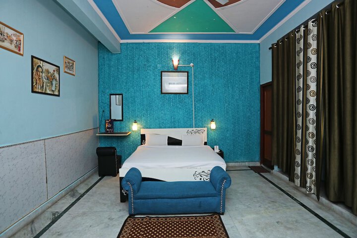 Room 6 of 22
