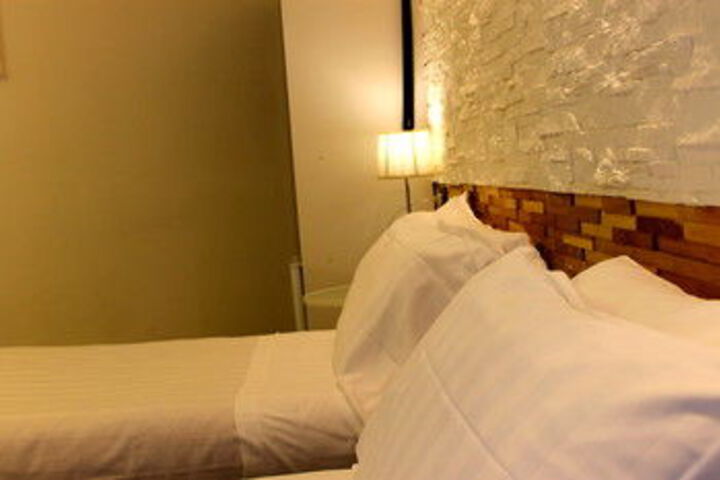 Room 131 of 191