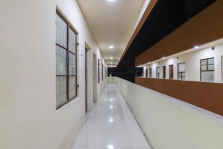 SPOT ON 64818 Hotel Minal