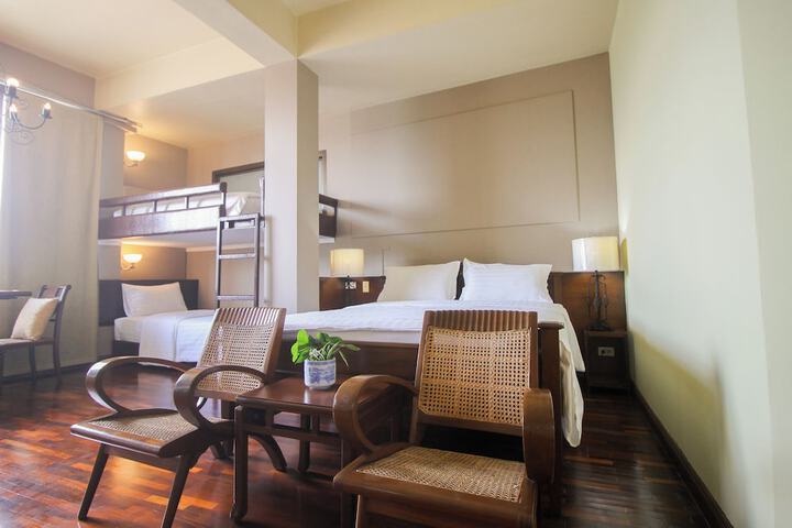 Room 73 of 167