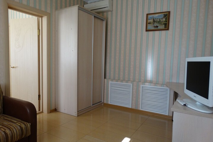 Room 17 of 26